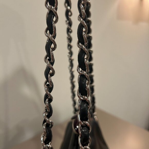 CHANEL Limited Edition Leather Purse with Twist Closure - Picture 7 of 8